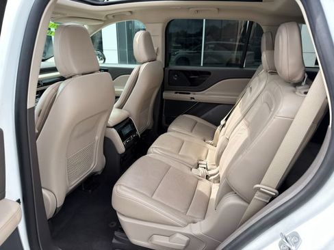 Used 2021 Lincoln Aviator Grand Touring w/ Elements Package Plus AWD/4WD image 17