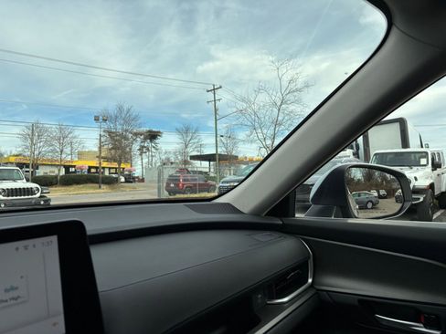 Used 2025 Toyota Grand Highlander XLE image 37