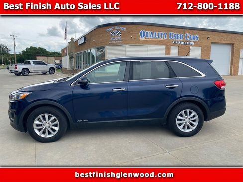 Used 2017 Kia Sorento AWD image 1