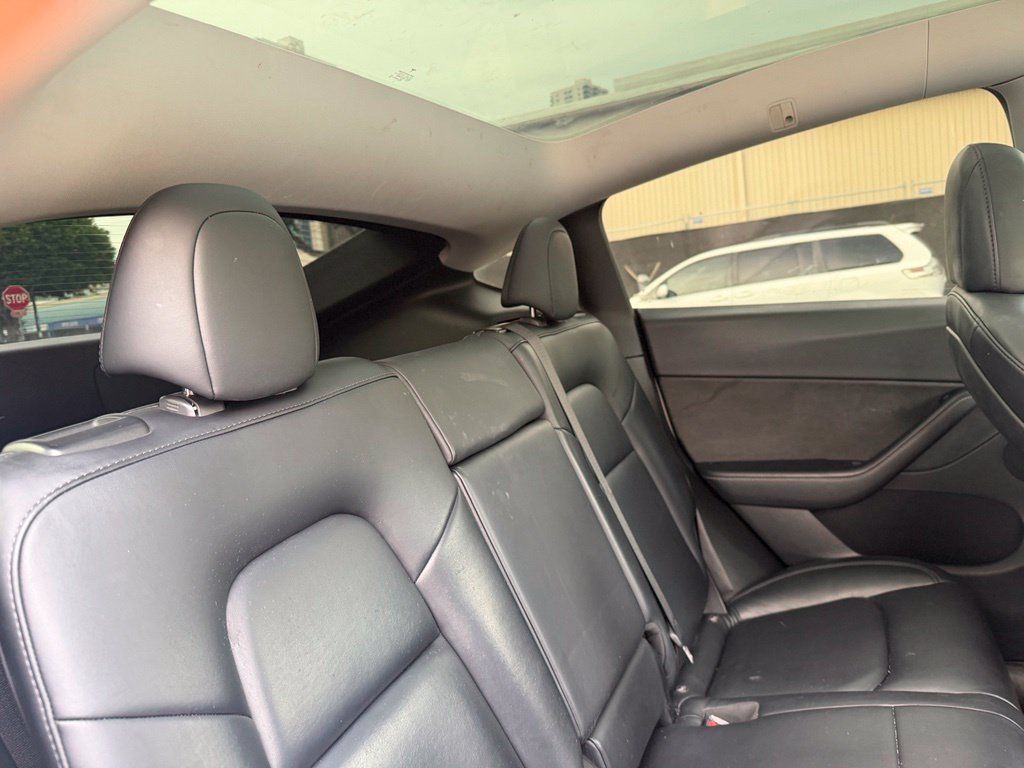 Used 2021 Tesla Model Y Long Range AWD/4WD image 14