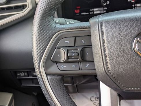 Used 2025 Toyota Tundra Limited AWD/4WD image 16