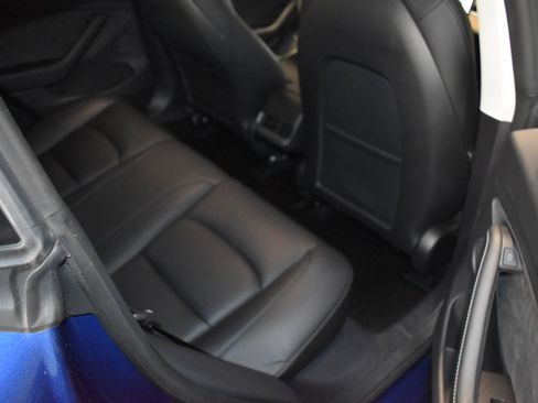 Used 2023 Tesla Model 3 Standard Range image 10