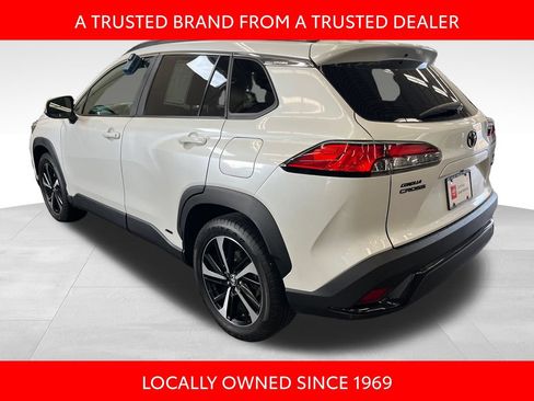 Certified 2023 Toyota Corolla Cross AWD Hybrid w/ Convenience Package image 4