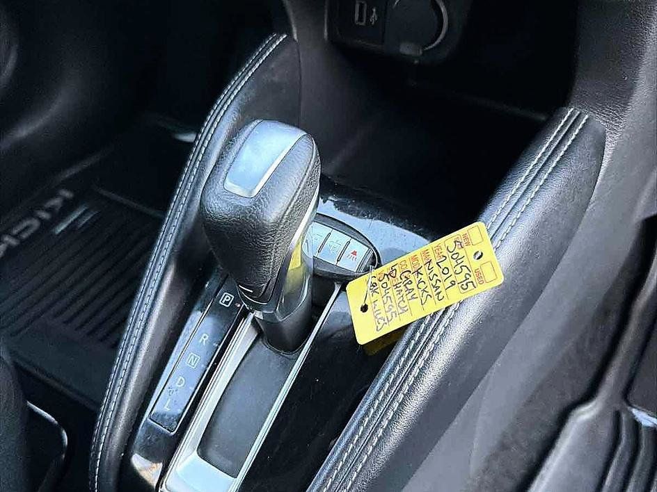 Used 2019 Nissan Kicks SV FWD image 21