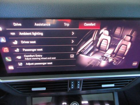 Used 2023 Porsche Cayenne AWD/4WD image 68