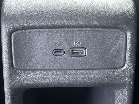 Used 2025 Chevrolet Trax LT FWD image 11
