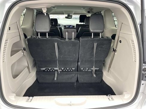 Used 2024 Chrysler Pacifica Touring-L image 24