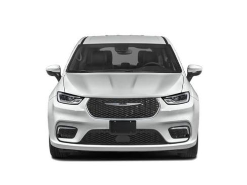 Used 2024 Chrysler Pacifica Touring-L image 4