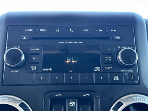 Used 2017 Jeep Wrangler Unlimited Sahara w/ Max Tow Package image 12