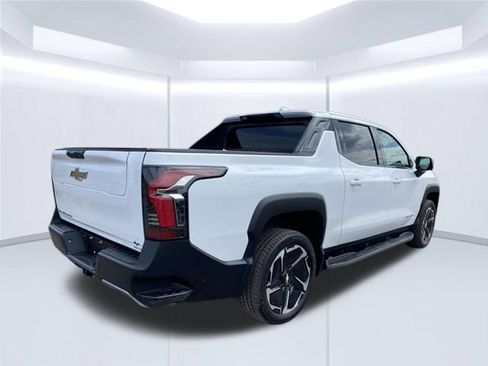 Used 2026 Chevrolet Silverado EV LT AWD/4WD image 6
