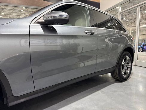 Used 2018 Mercedes-Benz GLC 300 w/ Multimedia Package image 27