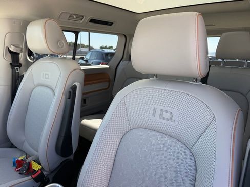 New 2025 Volkswagen ID. Buzz Pro S Plus image 14