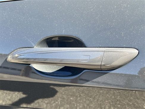 Used 2024 Hyundai Elantra Limited image 36