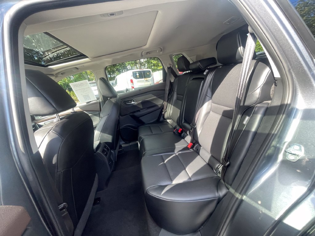 Certified 2023 Nissan Rogue SV w/ SV Premium B Package AWD/4WD image 20