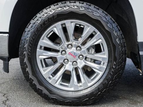 Used 2023 Chevrolet Silverado 1500 LT AWD/4WD image 17