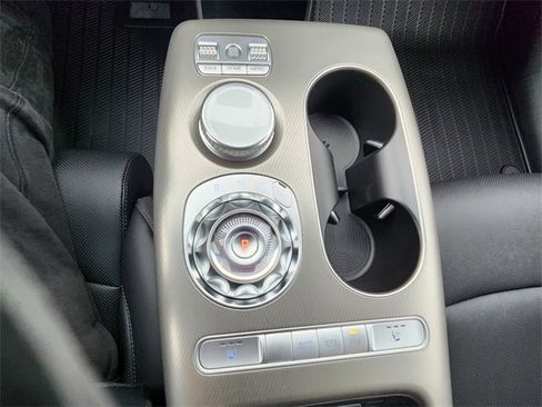 Used 2025 Genesis GV60 Advanced image 15