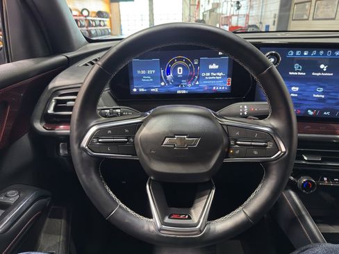 Used 2024 Chevrolet Traverse Z71 image 25