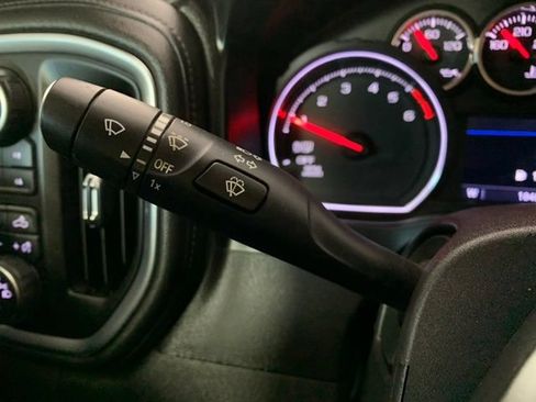 Used 2020 Chevrolet Silverado 1500 RST AWD/4WD image 34