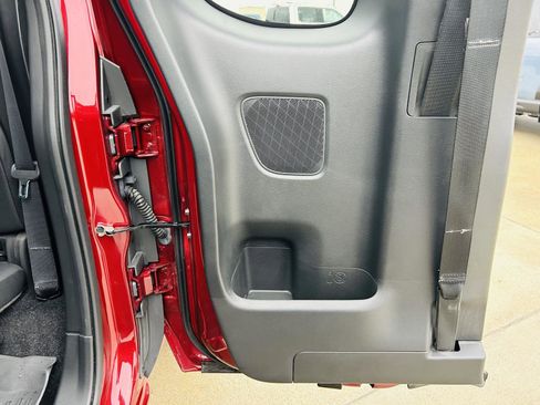 Used 2022 Nissan Frontier SV image 24