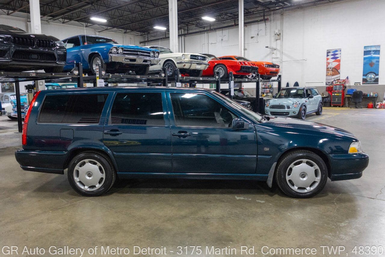 Used 1998 Volvo V70 FWD image 8