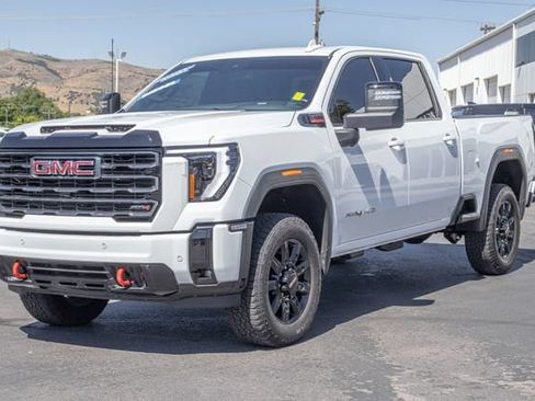 Used 2026 GMC Sierra 2500 AT4 AWD/4WD image 33