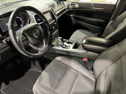 Used 2018 Jeep Grand Cherokee Laredo image 14