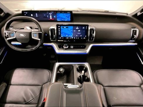 Used 2025 Ford Expedition Tremor AWD/4WD image 17