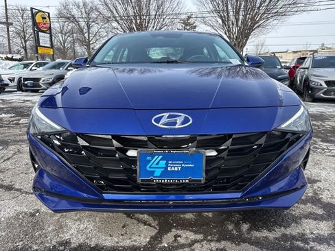 Certified 2023 Hyundai Elantra SEL w/ Preferred Accessory Package image 2