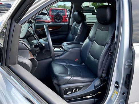 Used 2020 Cadillac Escalade 2WD image 23