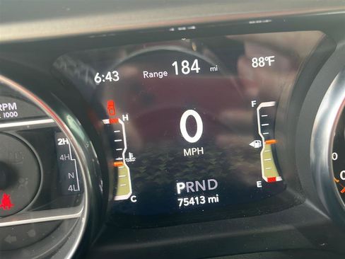 Used 2023 Jeep Gladiator Overland AWD/4WD image 5