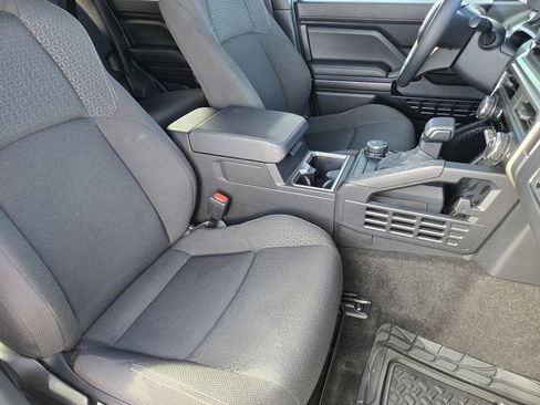 Used 2025 Toyota 4Runner SR5 AWD/4WD image 9