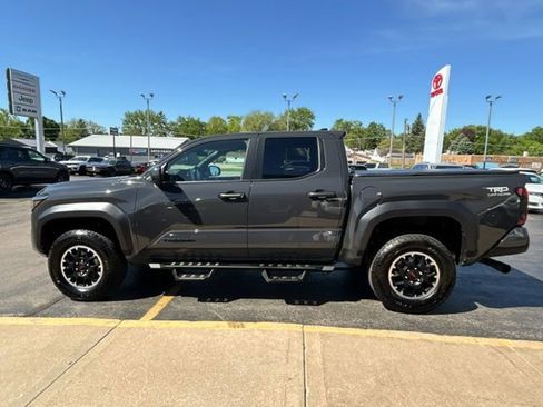 Used 2024 Toyota Tacoma TRD Off-Road AWD/4WD image 6