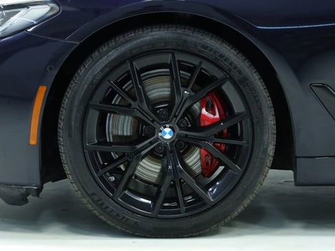 Used 2021 BMW 530i w/ M Sport Package image 8