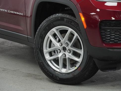 New 2026 Jeep Grand Cherokee Laredo AWD/4WD image 4