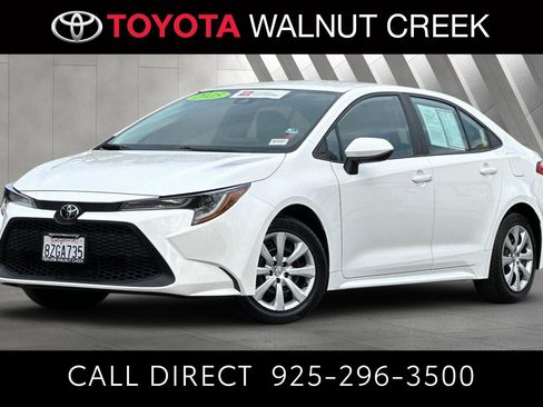 Certified 2022 Toyota Corolla LE image 1