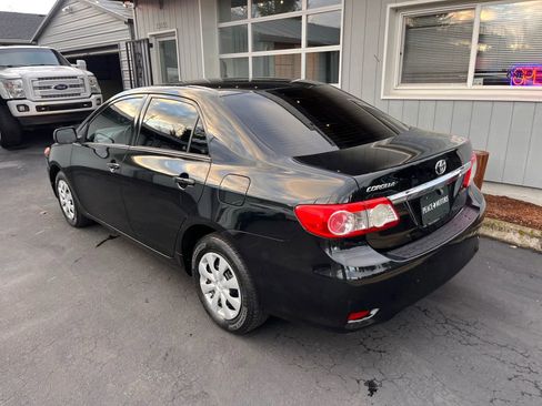 Used 2013 Toyota Corolla L image 2