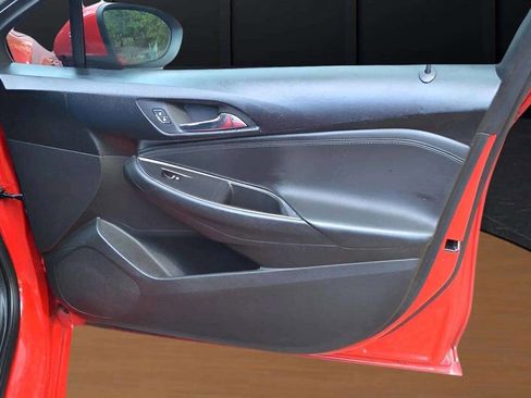 Used 2017 Chevrolet Cruze Premier image 14