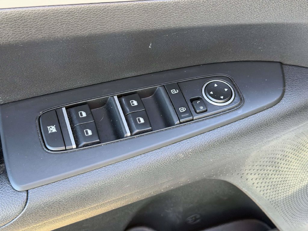 Used 2023 Kia Forte LXS w/ LXS Technology Package FWD image 16