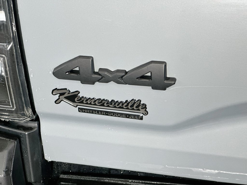 Used 2021 Toyota Tacoma SR5 AWD/4WD image 37