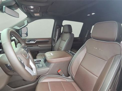 Used 2025 GMC Sierra 2500 Denali image 34