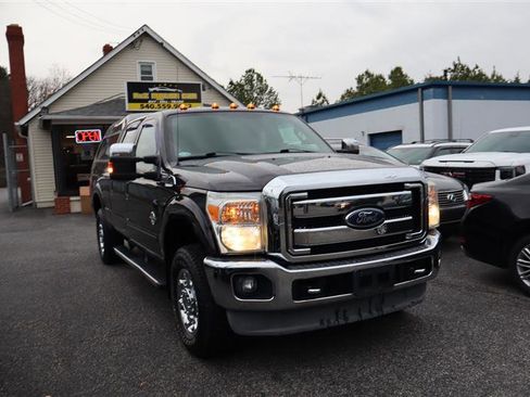 Used 2013 Ford F250 Lariat w/ Chrome Pkg image 3