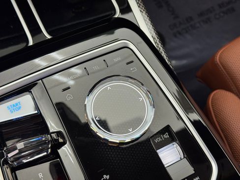 Used 2023 BMW i7 xDrive60 image 35