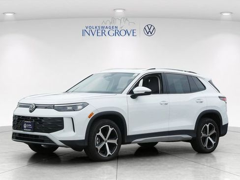 Certified 2026 Volkswagen Tiguan SE AWD/4WD image 3