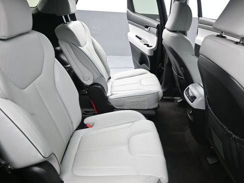 Used 2025 Hyundai Palisade SEL image 24