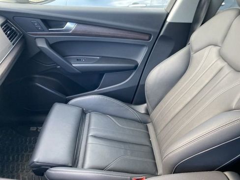 Used 2024 Audi Q5 2.0T Premium w/ Convenience Package image 27