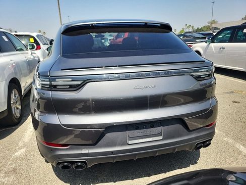 Used 2022 Porsche Cayenne Coupe AWD/4WD image 4