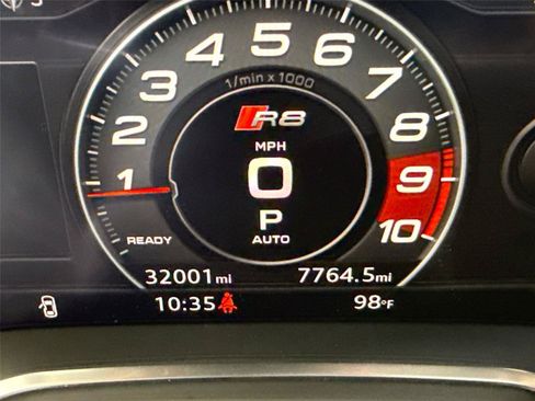 Used 2021 Audi R8 V10 w/ Premium Package RWD image 13
