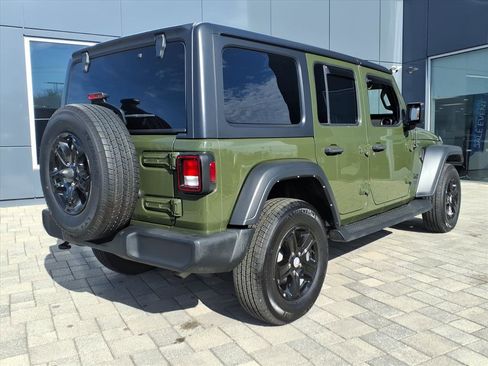 Used 2021 Jeep Wrangler Sport S image 3