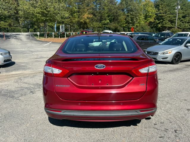 Used 2016 Ford Fusion SE FWD image 4