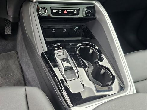 Used 2025 Audi Q5 Premium w/ Convenience Package image 12